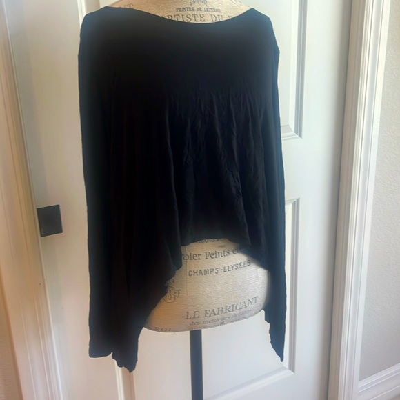 Comfy black long sleeve handkerchief boatneck top size Medium - Picture 1 of 5